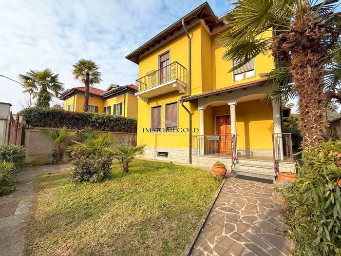 Casa con 5 locali in vendita in Via Edmondo De Amicis, Abbiategrasso