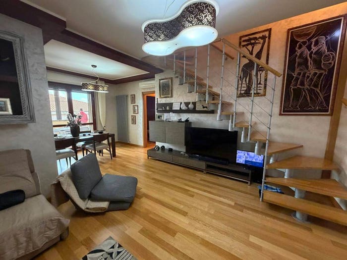 Casa quadrilocale in vendita in Via Pola, Semicentro, Aprilia