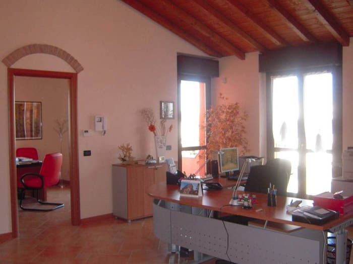 Appartamento quadrilocale in vendita in Via Romagna, Bernareggio