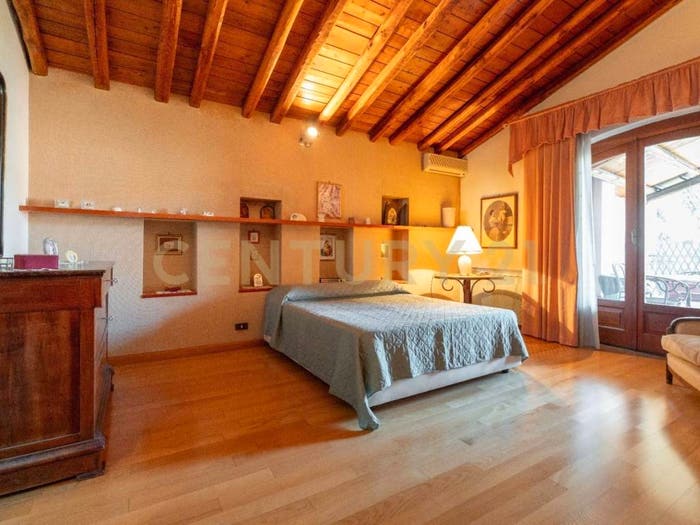 Casa con 6 locali in vendita in Via Carrubella, San Giovanni Galermo, Catania