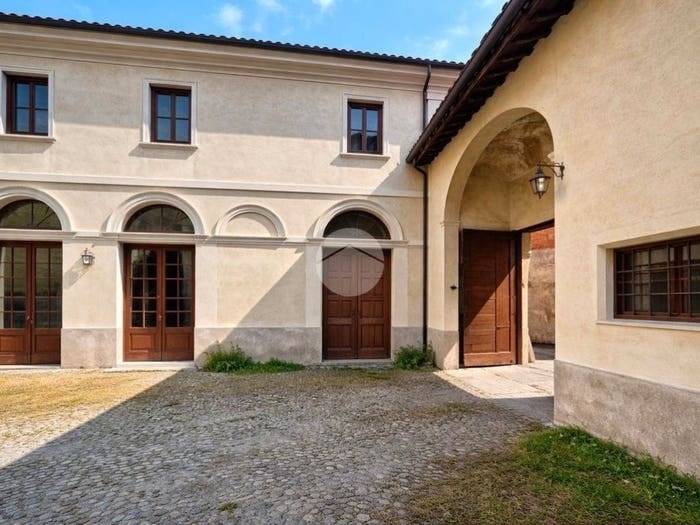 Casa quadrilocale in vendita in Via Cesare Battisti, Centro, Cuorgnè