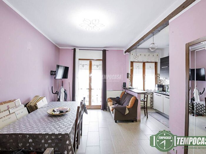 Appartamento trilocale in vendita in Via Guido Rossa, Centro, Lodi Vecchio