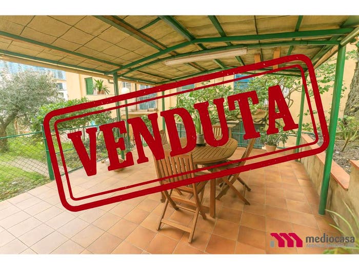Appartamento quadrilocale in vendita in Via Giuseppe Avezzana, Lagaccio, Genova
