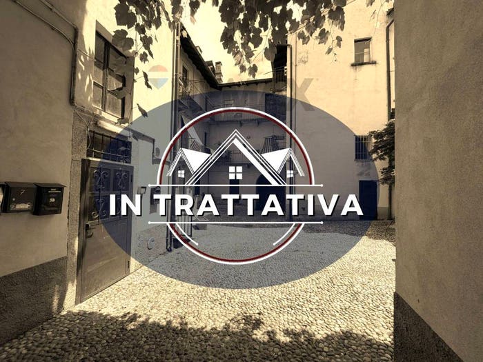 Appartamento trilocale in vendita in Piazza San Nicone, Barasso