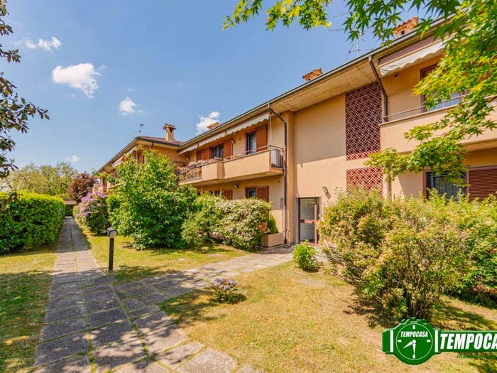 Appartamento quadrilocale in vendita in Via Regina Adelaide, Torre d'Isola
