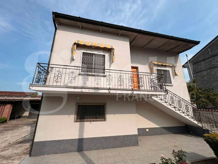 Casa con 5 locali in vendita in Via Cavour, Centro, Pieve d'Olmi