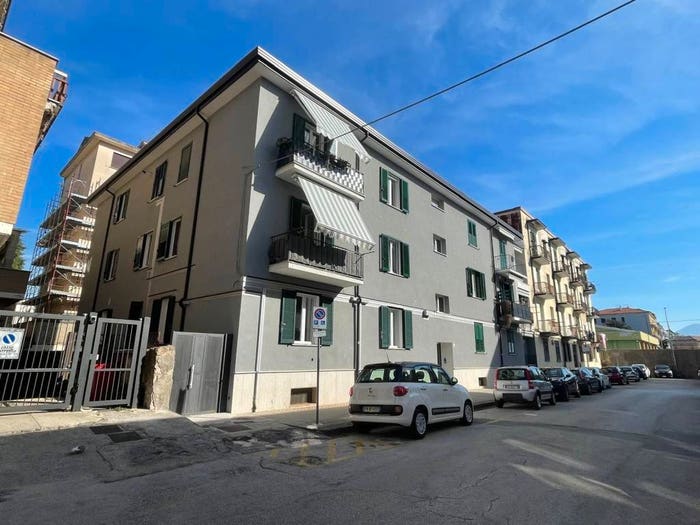 Appartamento con 5 locali in vendita in Via Generale Luca Montuori, Emanuele II C Colombo Morelli e Silvati, Avellino