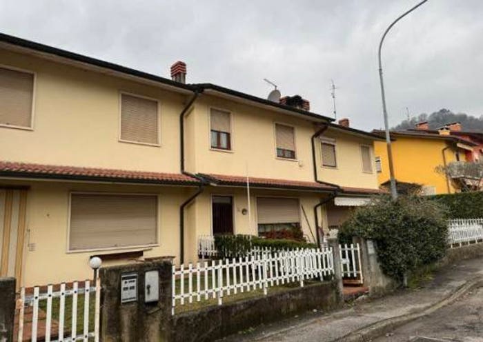 Casa quadrilocale in vendita in Via Giuseppe Verdi, Centro, Castelgomberto