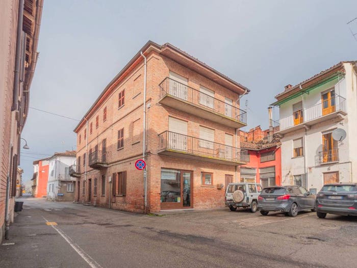 Casa con 6 locali in vendita in Via Umberto I, Centro, Castello di Annone