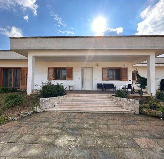 Casa con 6 locali in vendita in Sp, Cursi