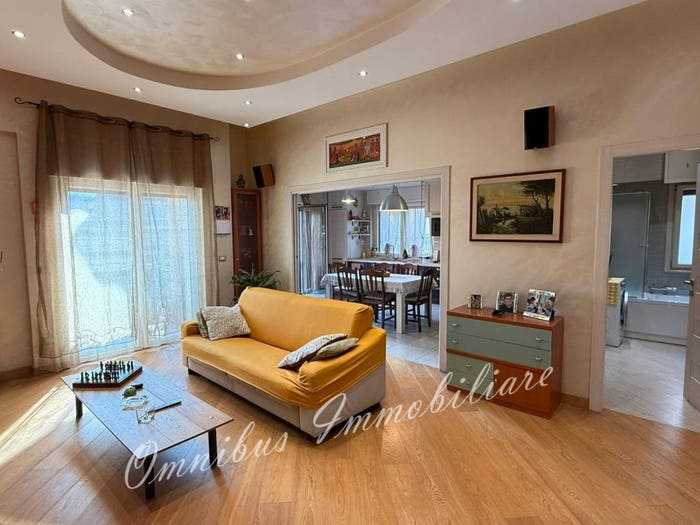 Appartamento con 5 locali in vendita in Via A Cesare Carelli, Immacolata, Foggia