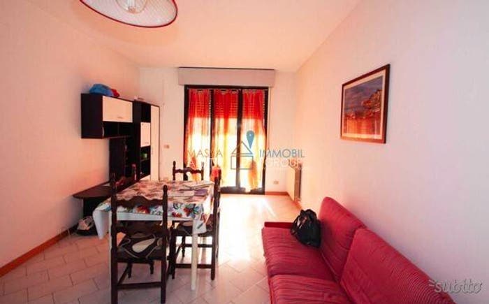 Appartamento con 5 locali in vendita in Via Giuseppe Pietri, Ronchi Poveromo, Massa