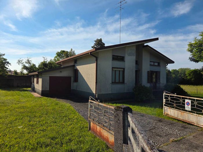 Casa con 5 locali in vendita in Via Peressini, Fanna