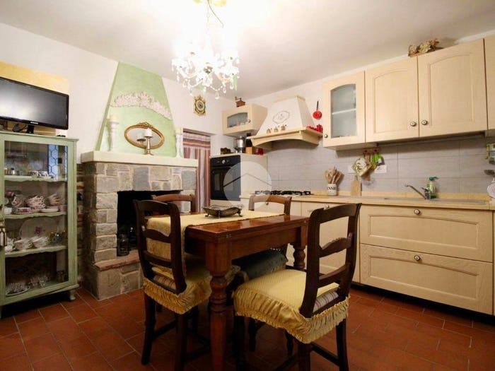 Casa trilocale in vendita in Via Poggio, Cavarzano, Vernio