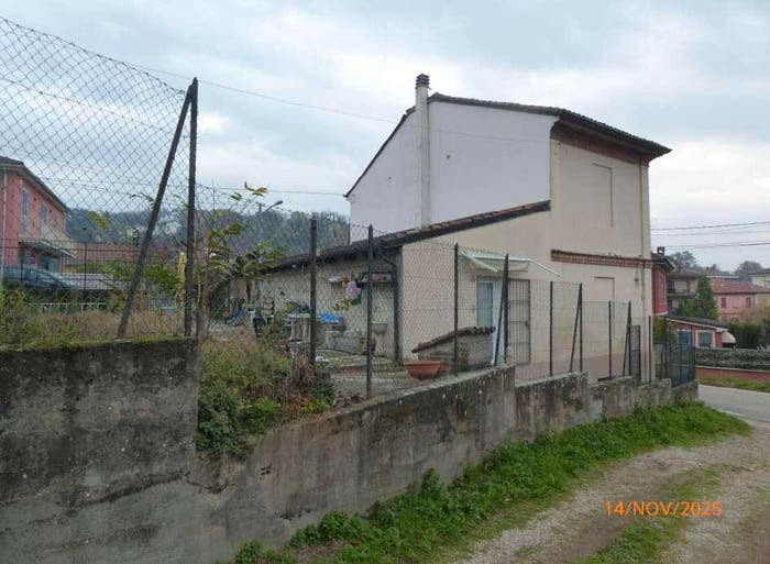 Casa quadrilocale in vendita in Via Della Chiesa, Valmadonna, Alessandria