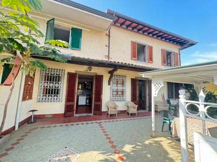 Casa quadrilocale in vendita in Via Francesco Carrara, Centro, Forte dei Marmi