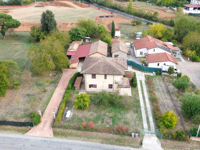 Casa con 6 locali in vendita in Via Pennea, Ceprano