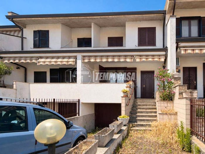 Casa quadrilocale in vendita in Via Spini, Centro, Paullo