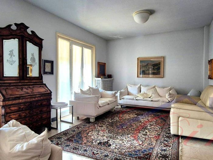 Appartamento quadrilocale in vendita in Piazza Alessandro Manzoni, Centro, Lecco