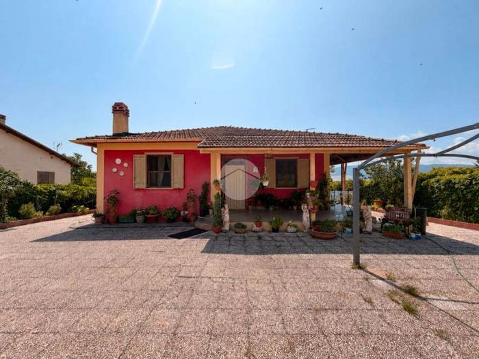 Casa quadrilocale in vendita in Via F Gallese, Centro, Avezzano