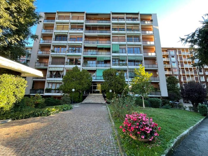 Appartamento trilocale in vendita in Via dei Ciclamini, Primaticcio, Milano