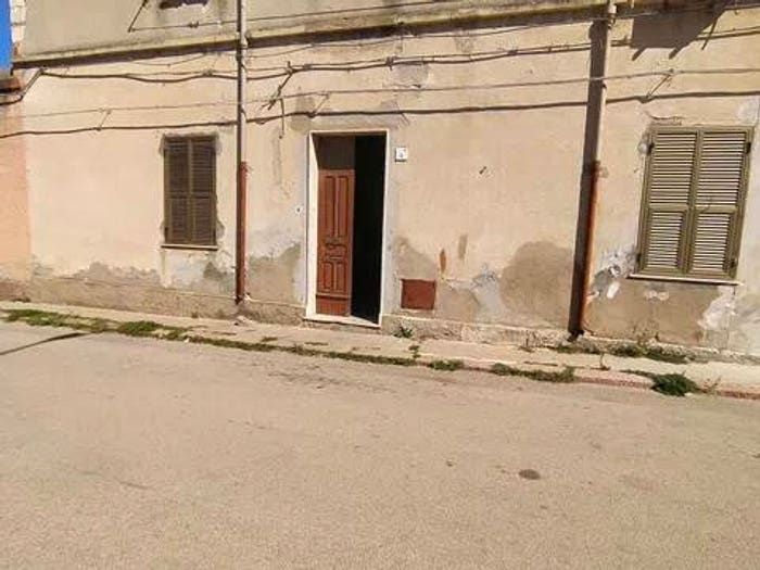 Casa con 5 locali in vendita in Via Della Libertà, Usini