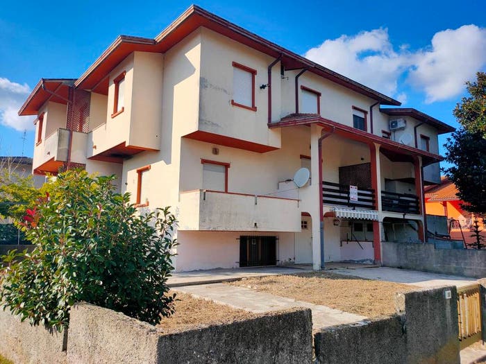 Casa con 6 locali in vendita in Piazza Vittorio Veneto, Bosco Mesola, Mesola