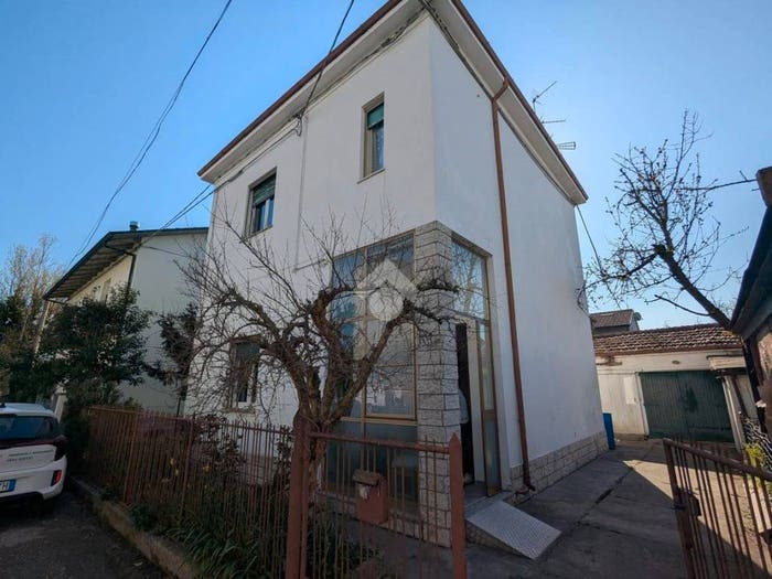 Casa quadrilocale in vendita in Via Romea Vecchia, Lido di Savio Lido di Classe, Ravenna