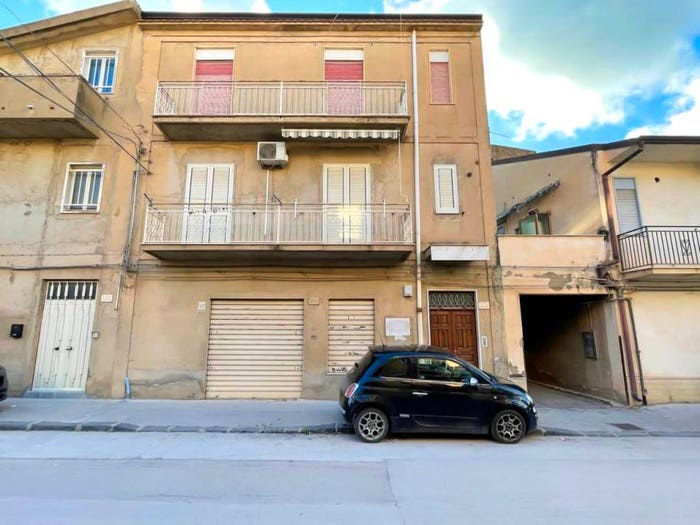 Appartamento con 6 locali in vendita in Campobello di Licata