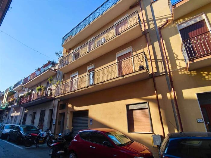 Casa con 6 locali in vendita in via sparagona, Centro, Santa Teresa di Riva