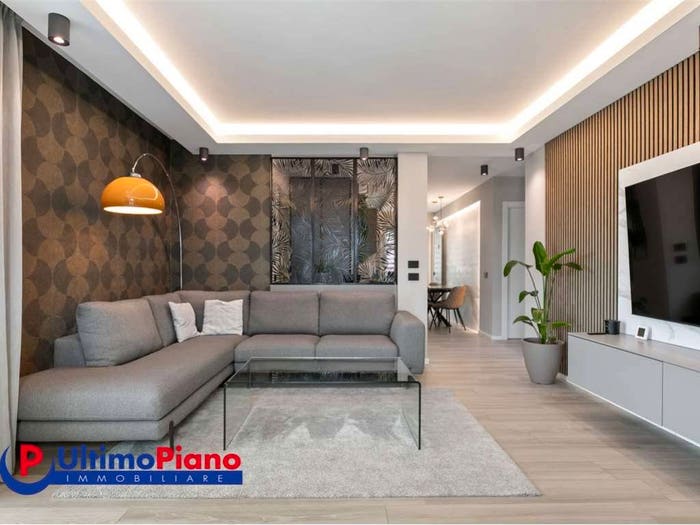 Appartamento con 6 locali in vendita in Viale Gran San Bernardo, Centro, Aosta
