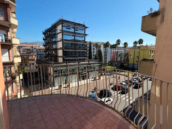 Appartamento con 6 locali in vendita in Via Gregorio Caloprese, Centro, Cosenza