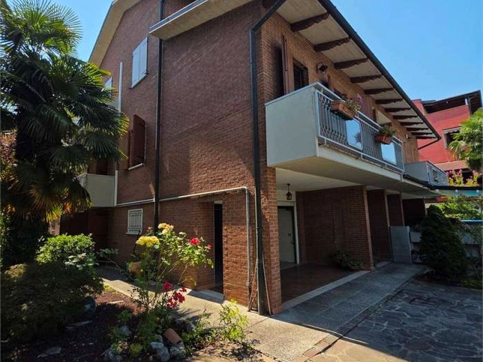 Casa con 5 locali in vendita in Via Beethoven snc, Modena Est, Modena