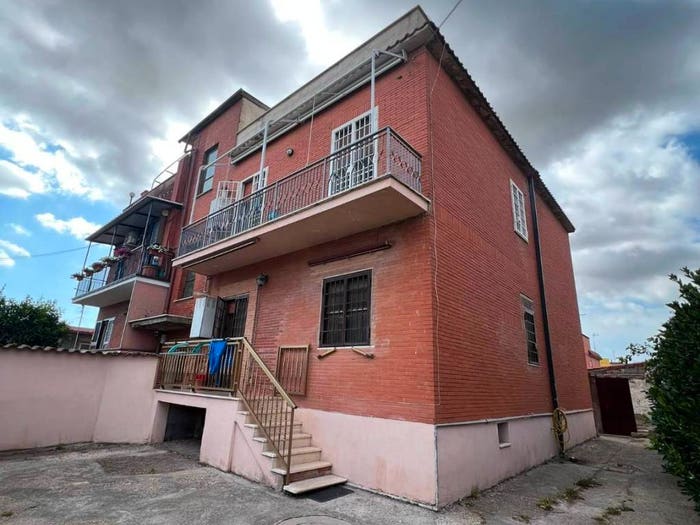 Casa con 6 locali in vendita in Dragona, Roma