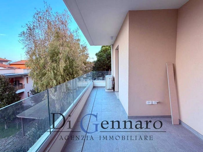 Appartamento trilocale in vendita in via Roma, Villa Rosa, Martinsicuro