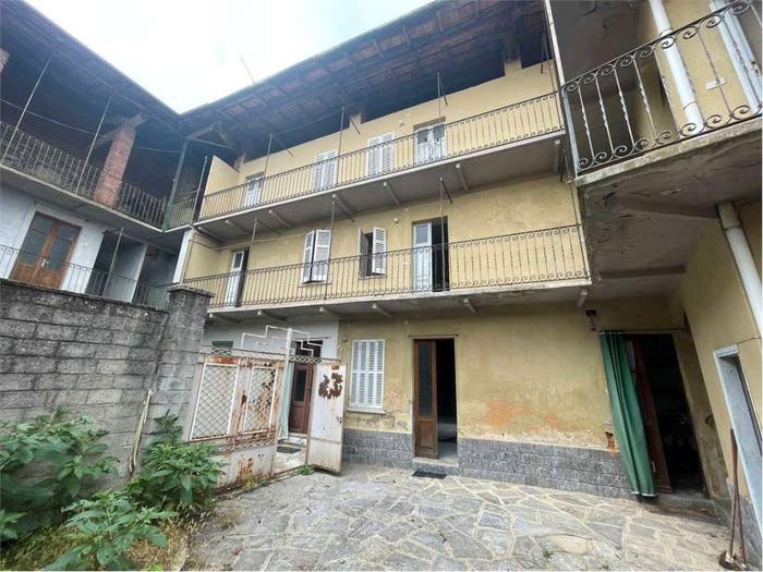 Casa con 6 locali in vendita in VIA NATAN, Centro, Invorio