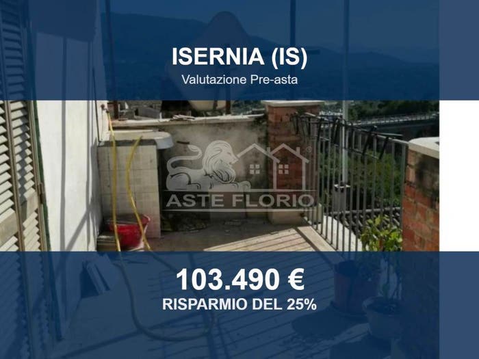 Appartamento con 6 locali in vendita in Vicolo Storto Castello, Centro, Isernia