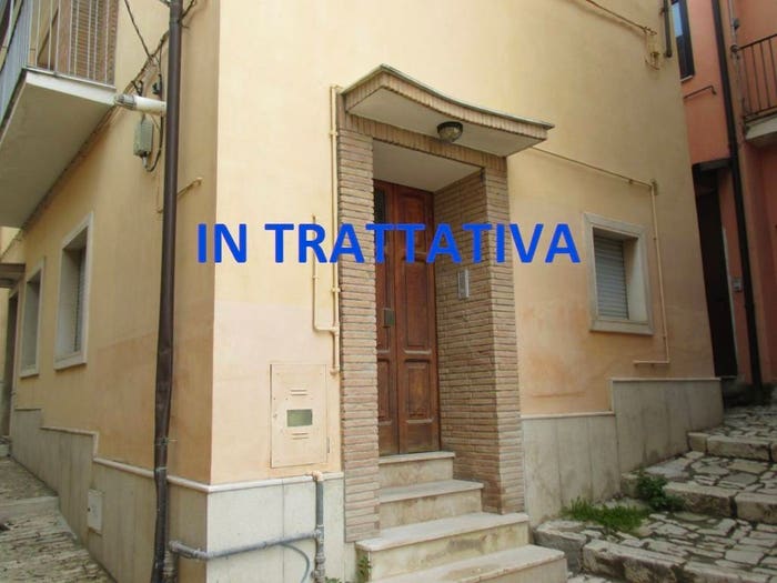Appartamento trilocale in vendita in Corso Padre Pio, Pietrelcina