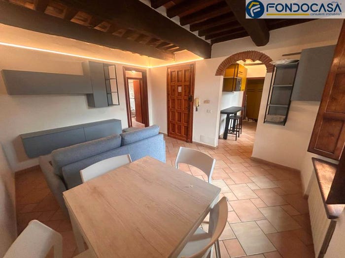 Appartamento trilocale in vendita in via vittorio emanuele, Camaiore Paese, Camaiore