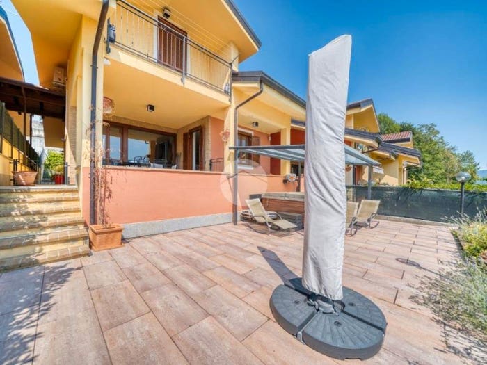 Casa con 6 locali in vendita in Via frossasco, Giaveno