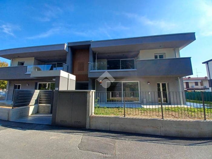 Appartamento quadrilocale in vendita in Via G Pascoli, Centro, Treviolo