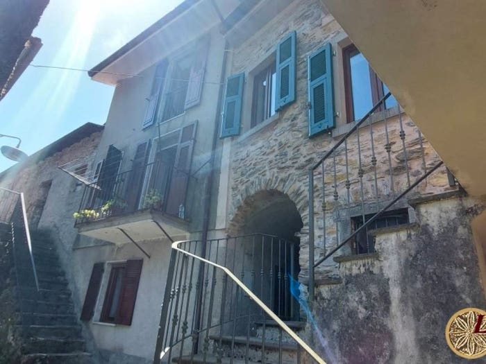 Casa trilocale in vendita in Via Lusana, Bagnone