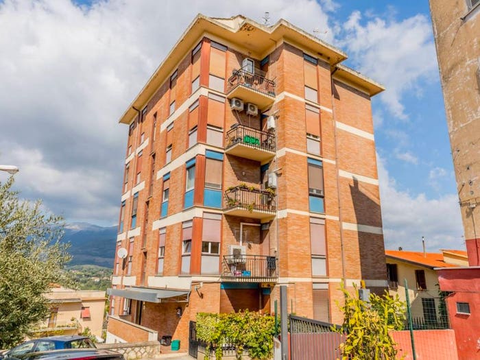 Appartamento trilocale in vendita in Via Fanfara, Centro, Sezze