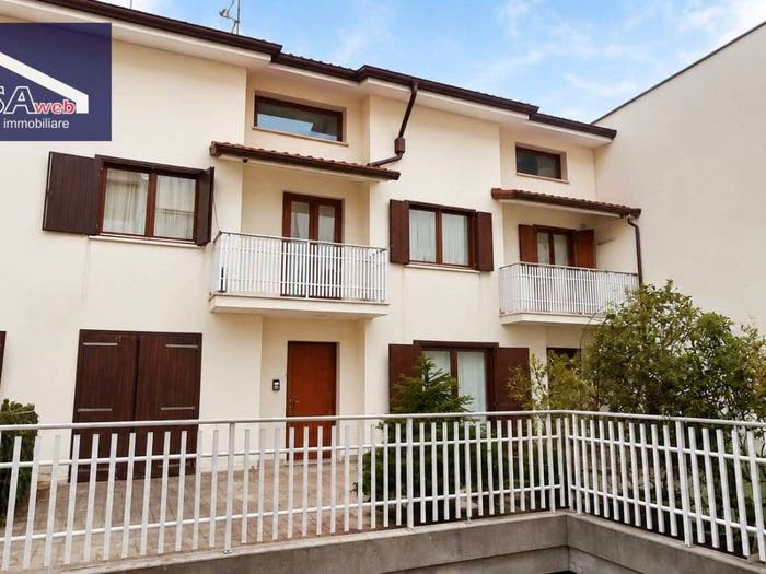 Appartamento quadrilocale in vendita in Via Enrico Toti, Centro, Monfalcone