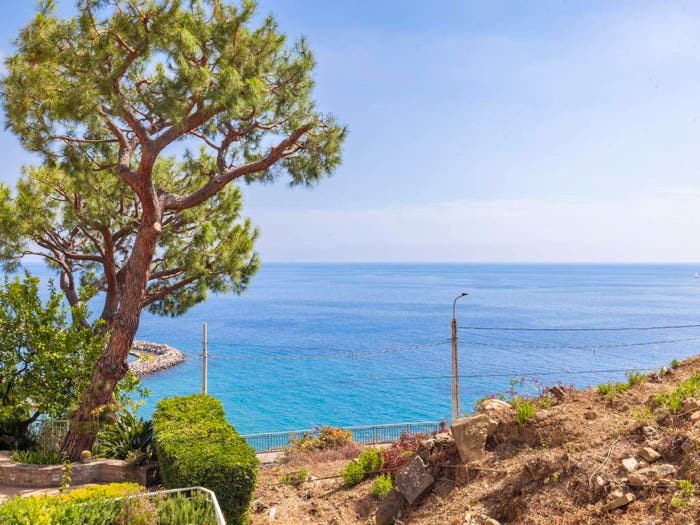 Appartamento bilocale in vendita in Via Madonna Ruota, Arziglia Madonna della Ruota, Bordighera