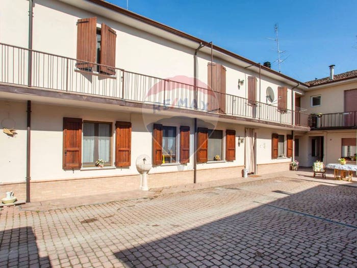 Casa con 5 locali in vendita in via contardo ferrini, Centro, Broni