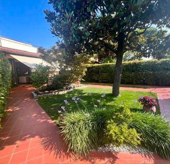 Casa quadrilocale in vendita in Viale Bolivia, Lido delle Nazioni, Comacchio