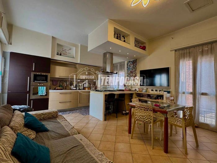 Appartamento trilocale in vendita in Piazza D'Armi, Centro, Magnago