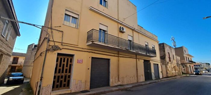 Casa con 6 locali in vendita in Via Campobello, Castelvetrano