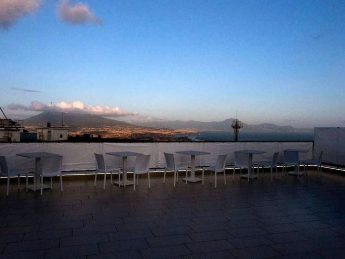 Appartamento con 5 locali in vendita in Via Nicolardi, Colli Aminei Capodimonte, Napoli